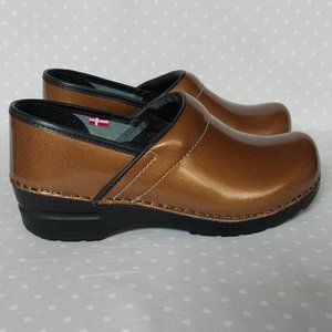 Sanita The Original Danish Clog Copper Metallic Patent Leather Slip On C…